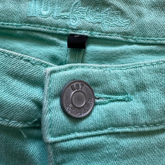 Kut From The Cloth - Picture 7 of 13